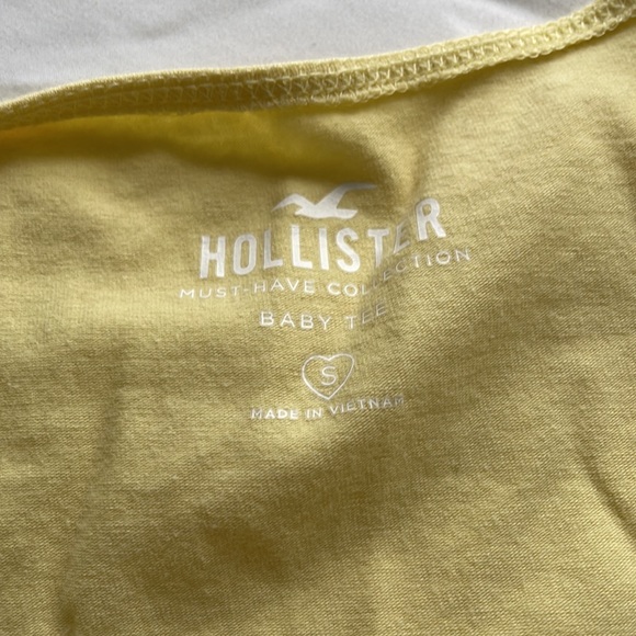 Size Small. Yellow front tie short sleeve - Picture 2 of 2